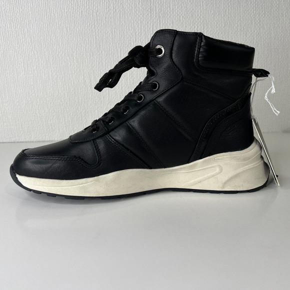 Carmela Comfortflex Made In Spain Leather Ankle Booties Black Size 9.5 - Picture 3 of 12